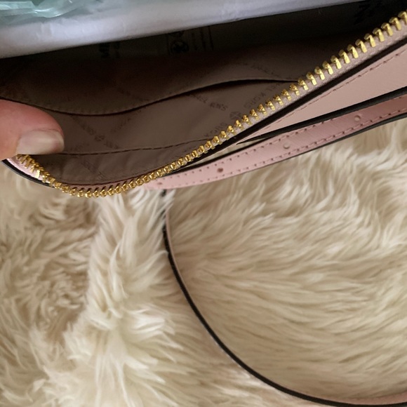 MICHAEL KORS CROSSBODY & WRISTLET. NWT. “B… - Picture 9 of 16